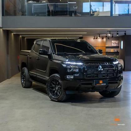 MITSUBISHI TRITON 2.4 BITURBO DIESEL CD HPE 4X4 AUTOMÁTICO MITSUBISHI TRITON 2.4 BITURBO DIESEL CD HPE 4X4 AUTOMÁTICO